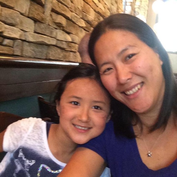 Meet your Posher, Amy - Picture 1 of 2